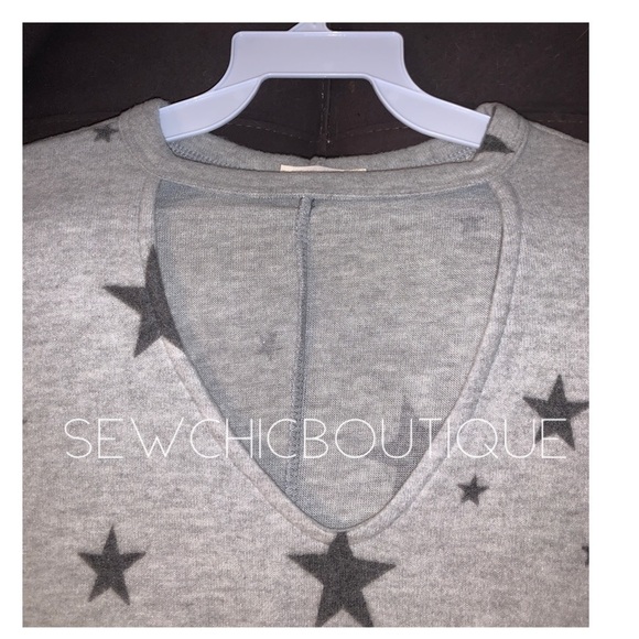 Choker Neck Brushed Star Print Knit Top - Picture 7 of 8